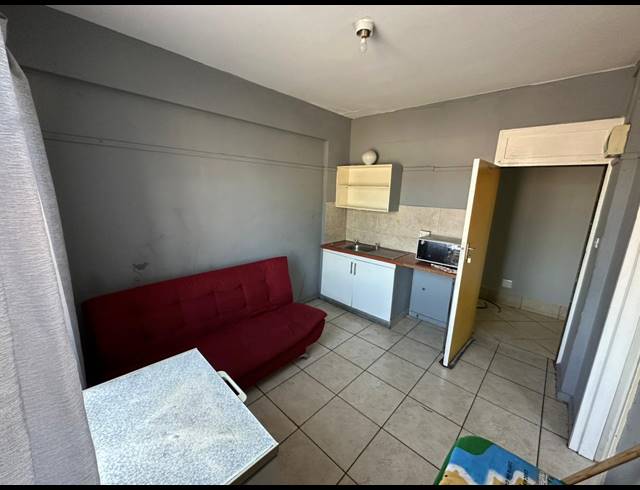 1 BEDROOM APARTMENT FOR SALE IN PIETERMARITZBURG CENTRAL